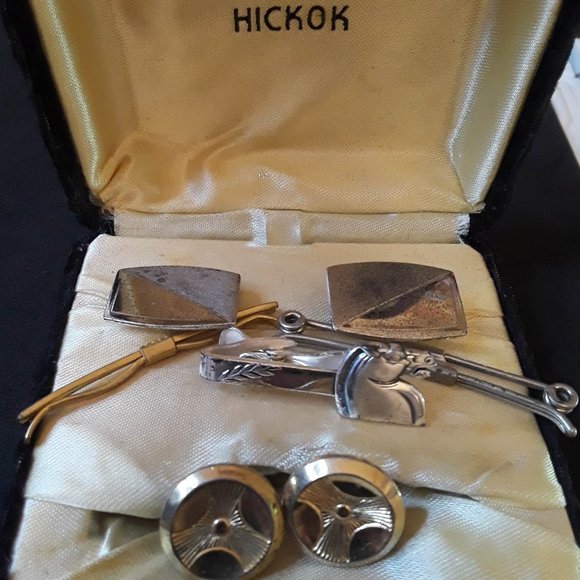 18 VINTAGE TIE CLIPS 2 COLLAR CLIPS 4 OLD CUFFLINKS (1) HICKOK + 11 OTHER CLIPS - Picture 1 of 4